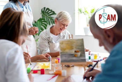 groupe pendant un cours de peinture