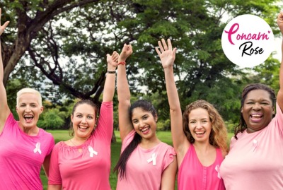 groupe de femmes en rose en soutien à la lutte contre le cancer du sein
