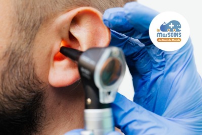 gros plan oreille pendant examen des tympans